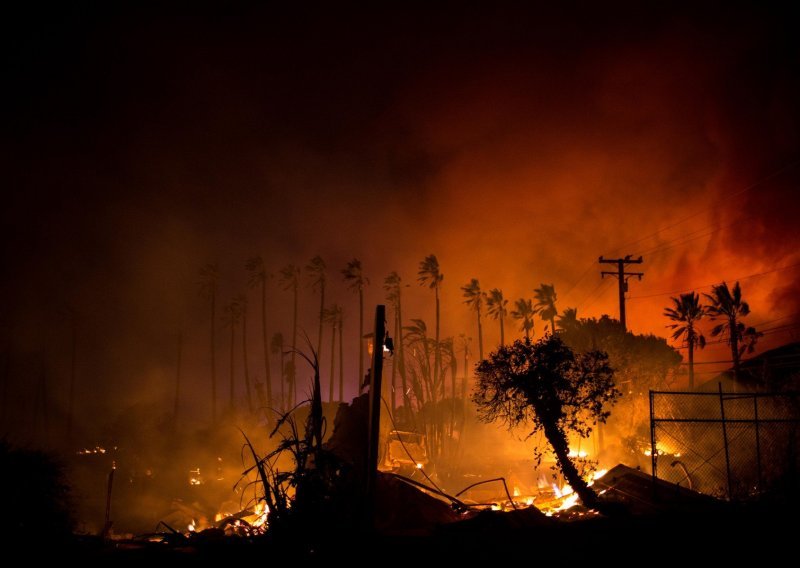 I dalje se širi najsmrtonosniji požar u Kaliforniji