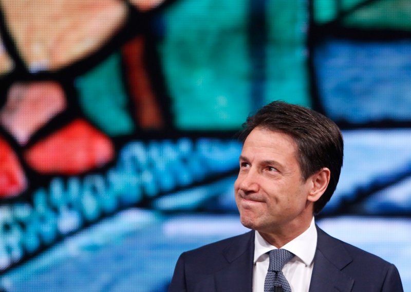 Talijanska vlada popustila, Conte nakon susreta s Junckerom smanjuje deficit