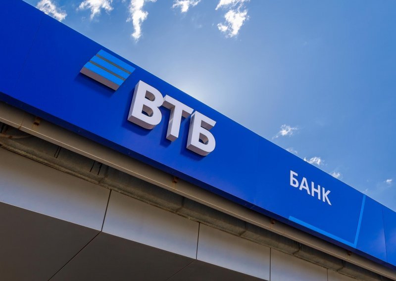 Ruska banka VTB klijentima poručuje da izbjegavaju transakcije u eurima i dolarima