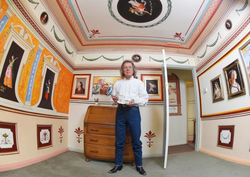 Umirovljeni dekorater već 15 godina preuređuje svoju kuću u Sikstinsku kapelu