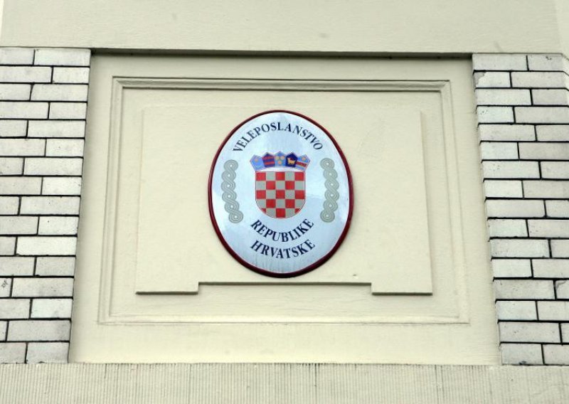 Na hrvatsko veleposlanstvo u Beogradu bačen kamen