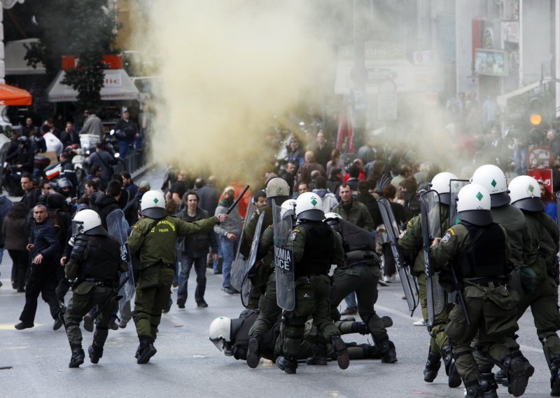 Opći štrajk radnika paralizirat će Grčku