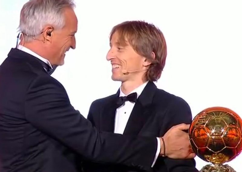 Fantastični Luka Modrić osvojio je SVE! Večeras je dobio i Zlatnu loptu!