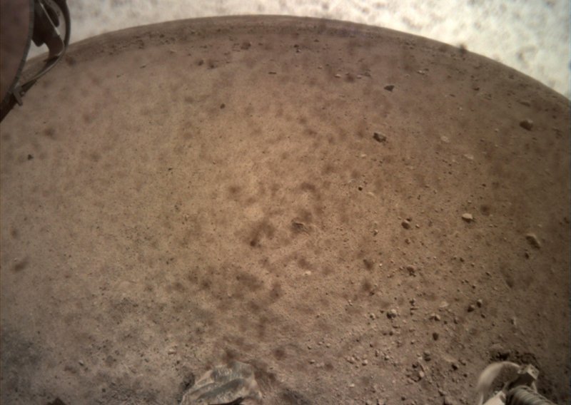 Što kažu prve fotografije s Marsa? Crveni planet pitom je poput pješčane plaže