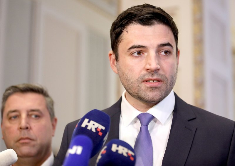 Bernardić cinično: Očekujem da zbog afera poraste rejting HDZ-a