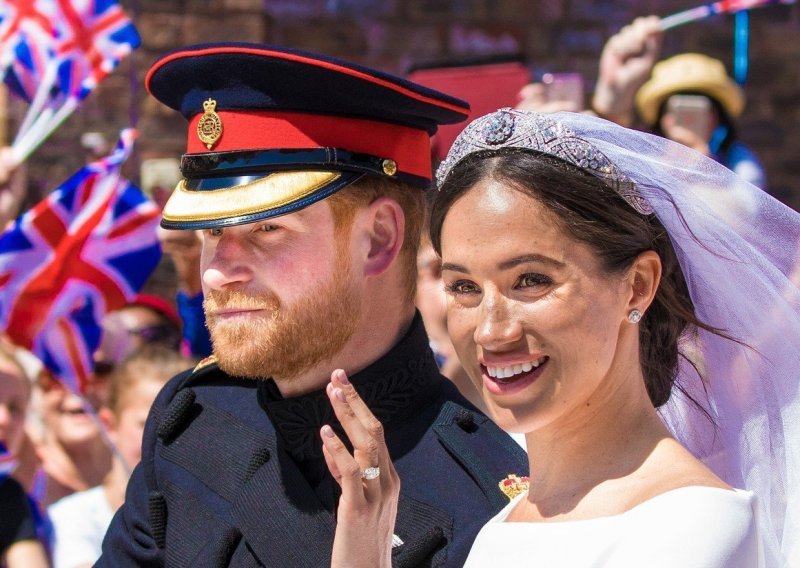 Meghan Markle i Princ Harry podijelili do sad neviđenu fotografiju s vjenčanja