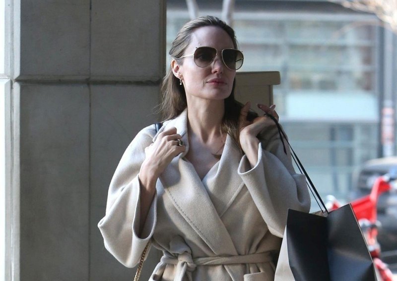 Kreće li to Angelina Jolie u politiku?