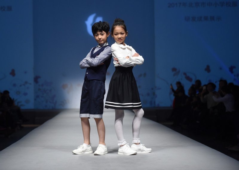 U kineske škole uvode inteligentne uniforme kako bi nadzirali kretanje učenika