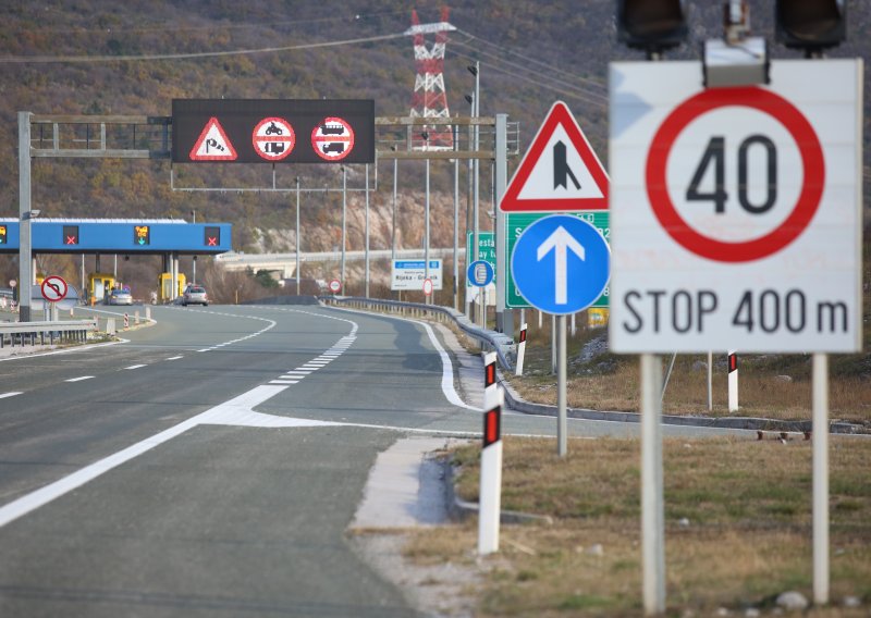 Problemi u prometu: Kamionom s prikolicom se ne može prema Dalmaciji