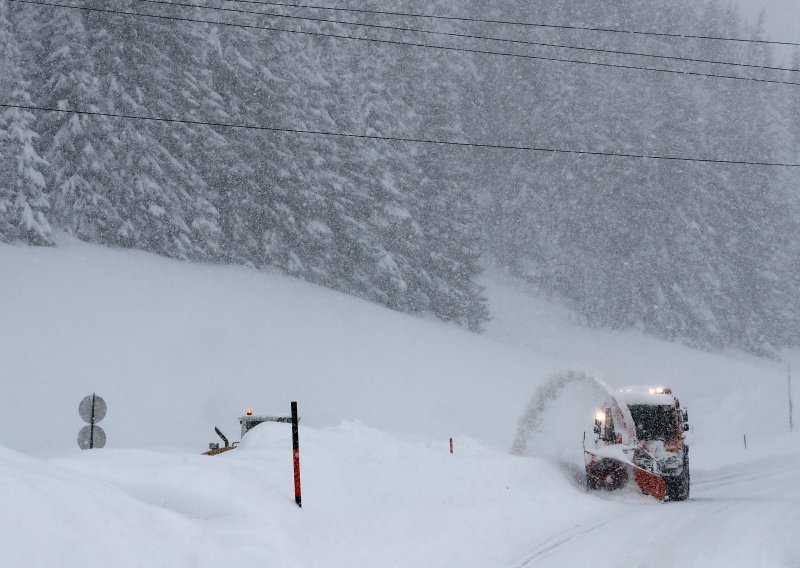 Sedmero poginulo u Alpama zbog snijega i lavina