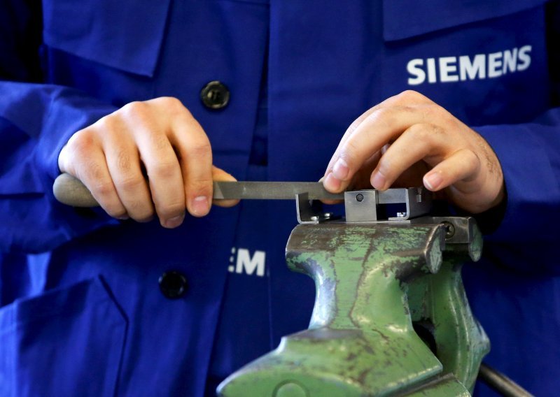 Siemens opet povećao prognozu dobiti za 2016.