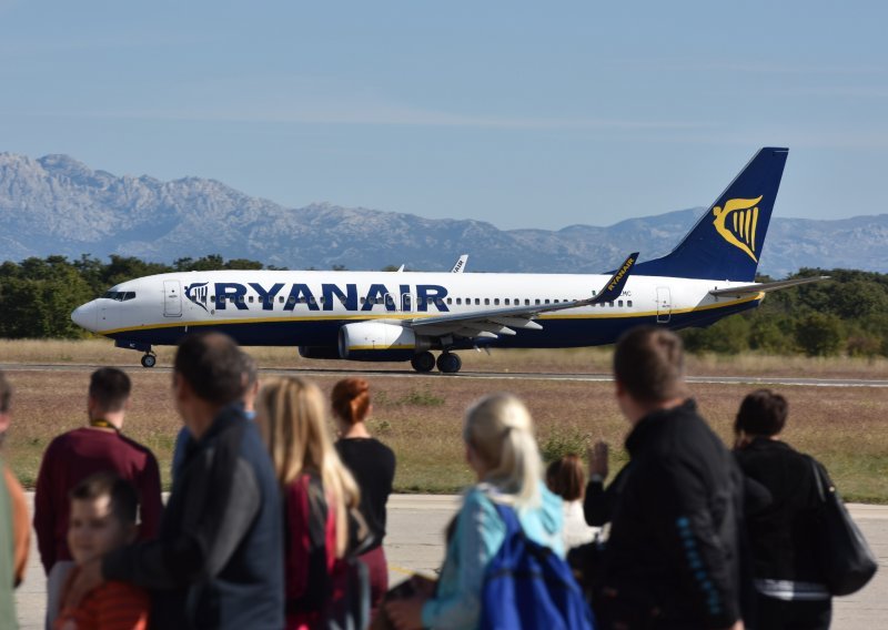 Pijana skupina putnika izazvala incident na aerodromu na letu Ryanaira za Zadar