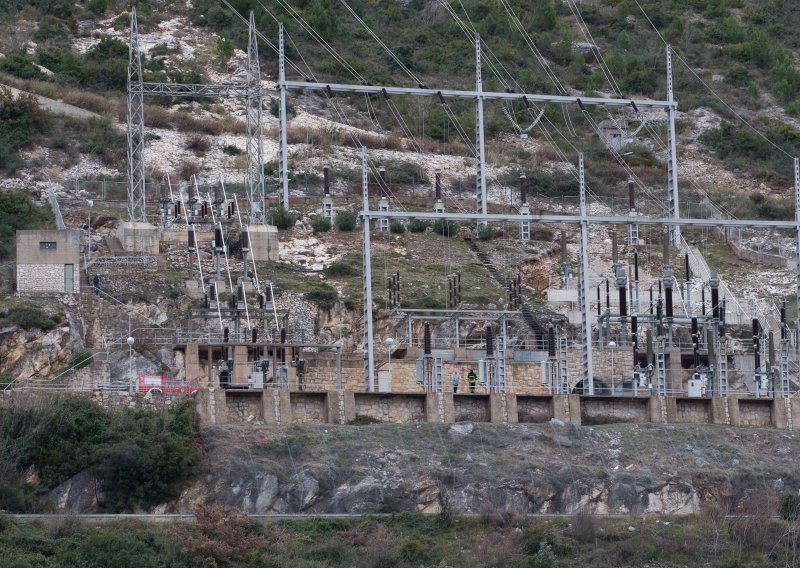 Vatrena stihija u dubrovačkoj hidroelektrani odnijela jedan život, za dvije osobe se još traga