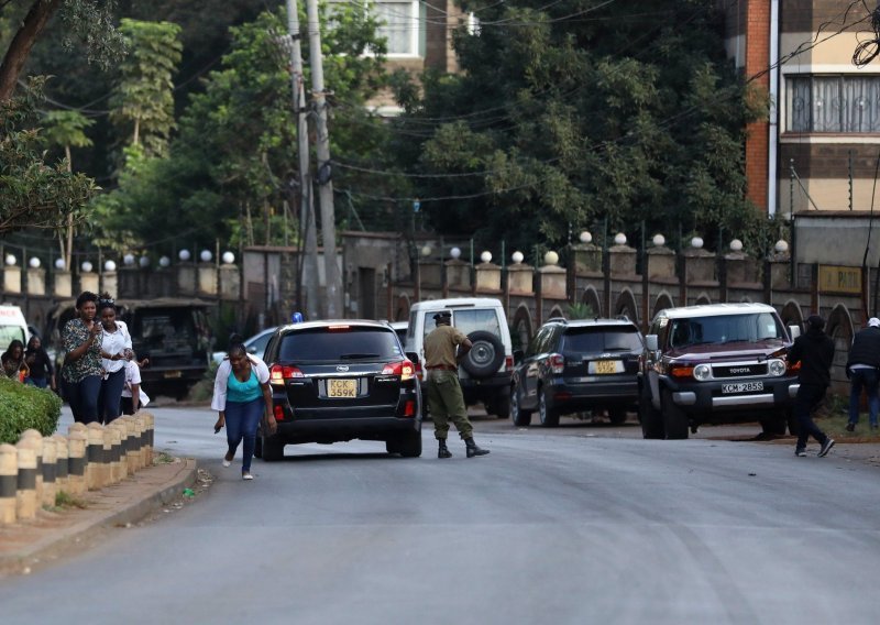 U terorističkom napadu u Keniji ubijena 21 osoba