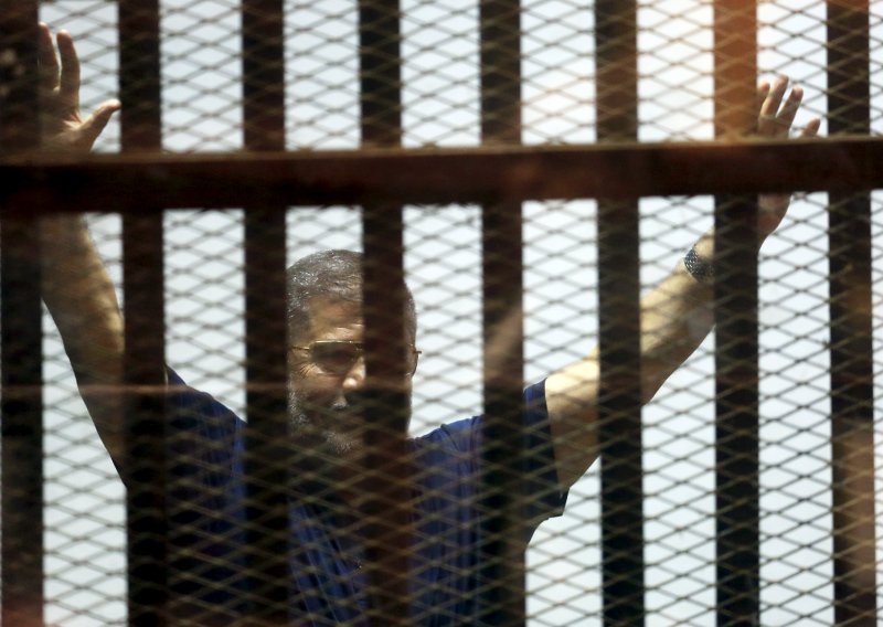 Egipatski sud poništio smrtnu kaznu bivšem predsjedniku Mursiju