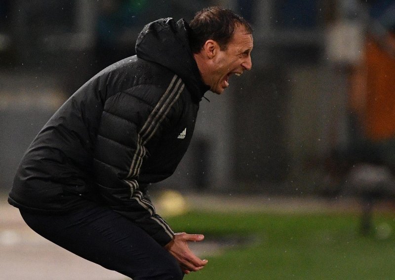 Trener Juventusa bezobraznu reakciju platio isključenjem; evo što je poslije pričao o sucu i bolnom porazu