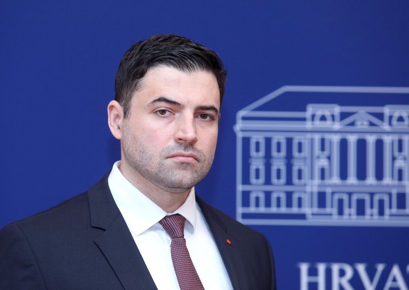 Bernardić pozvao HDZ, HSS i IDS da pokrenu opoziv Tajanija