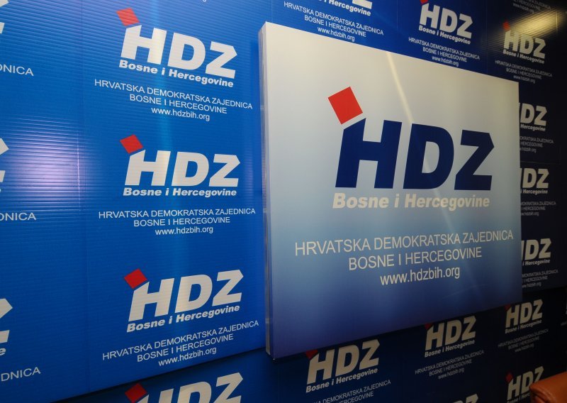 Utemeljitelji HDZ-a BiH kažu da se Hrvatima ne moze prišiti etiketa zločinackog pothvata