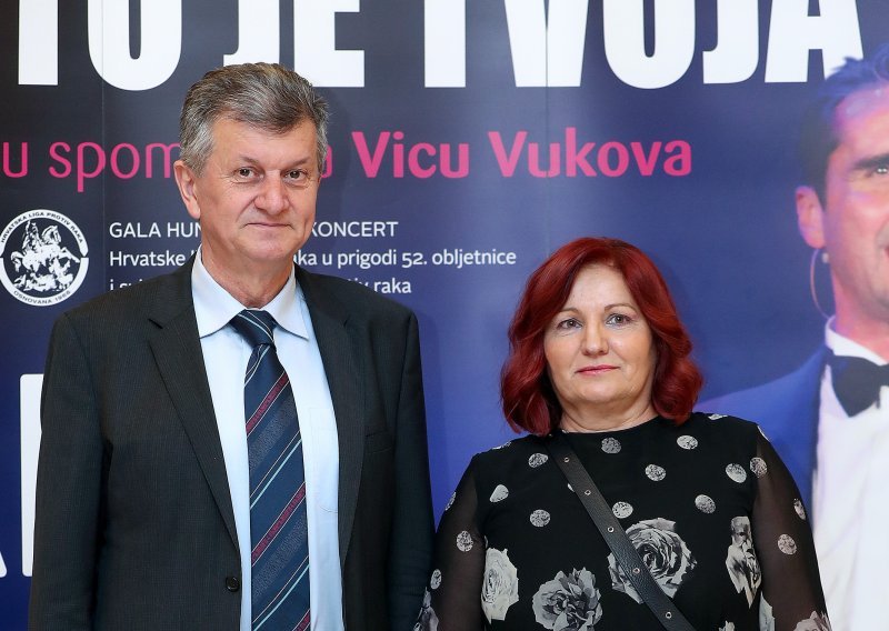 Rijetko ga vidimo na javnim događanjima: Ministar Kujundžić pokazao suprugu Tatjanu