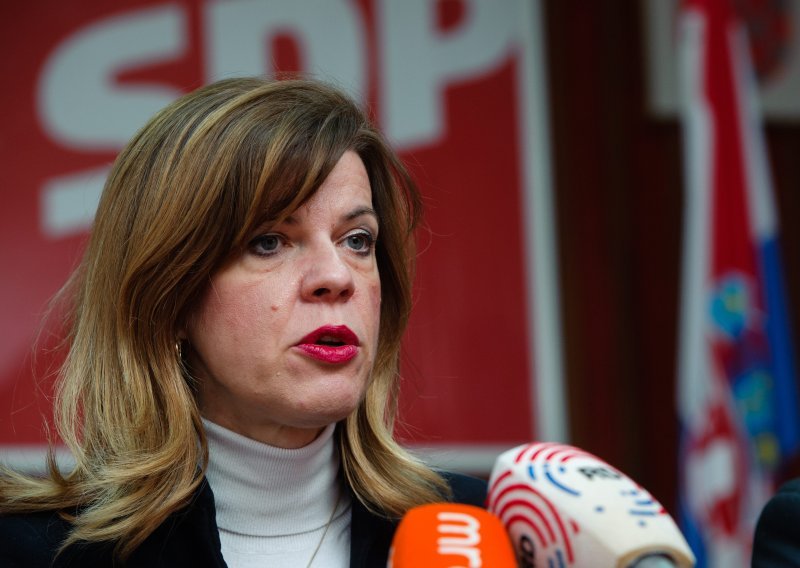 Biljana Borzan podgrijala nadu: Još uvijek možemo povući novac za liftove iz EU fondova