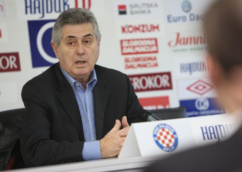 Tužna vijest iz Splita; preminuo je novinar i bivši glasnogovornik Hajduka Nikica Vukašin
