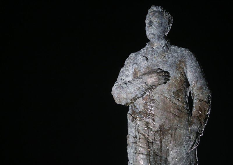 Tuđmanov spomenik u Zagrebu ponovno na meti: Ovaj put napadnut je jajima