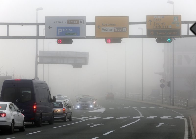 Magla smanjuje vidljivost u središnjoj Hrvatskoj, očekuje se pojačan promet tijekom jutra