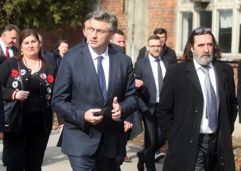 Premijer Plenković posjet Varaždinu počeo obilaskom Varteksa