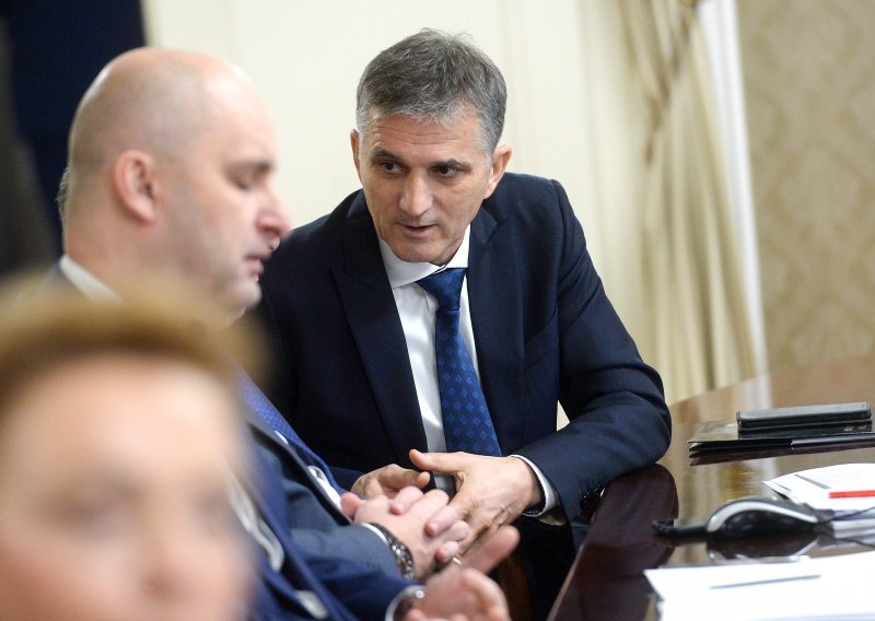Ministar Marić u Istri potpisao ugovore vrijedne 33 milijuna kuna