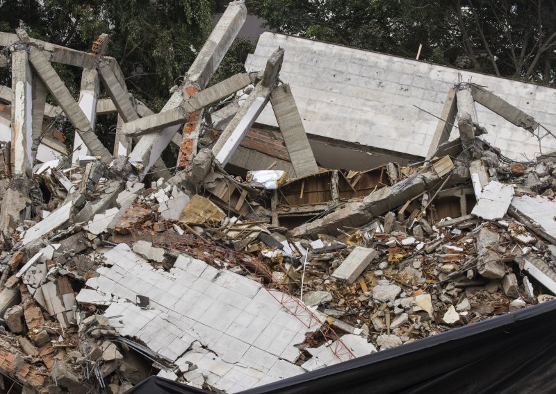 Spektakularnom eksplozijom uništili kuću kolumbijskog narkobosa Pabla Escobara