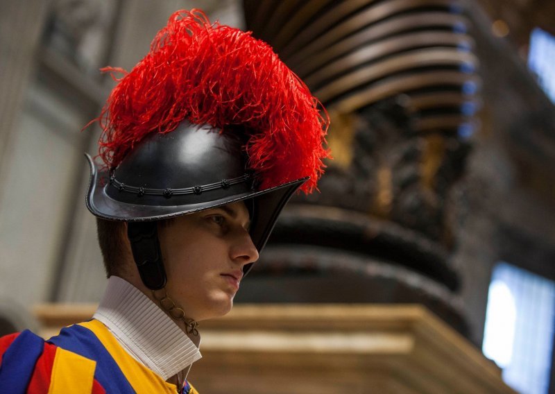 Papina Švicarska garda dobila je zanimljive 3D printane kacige