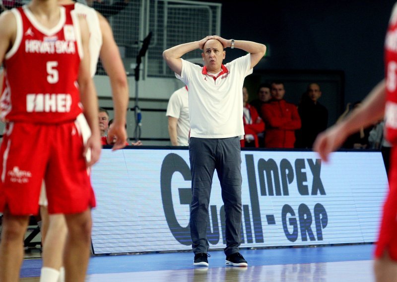 Hrvatski košarkaši za kraj tužnih kvalifikacija doživjeli debakl u Mađarskoj