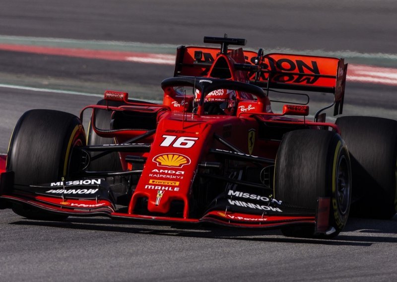 Sve oči uprte u mladog vozača Ferrarija: U nedjelju napokon dolazi njegov dan?