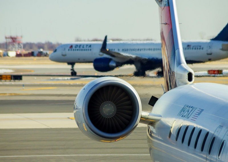 Let iz pakla za New York: U jakim turbulencijama ozlijeđeno 30-tak putnika