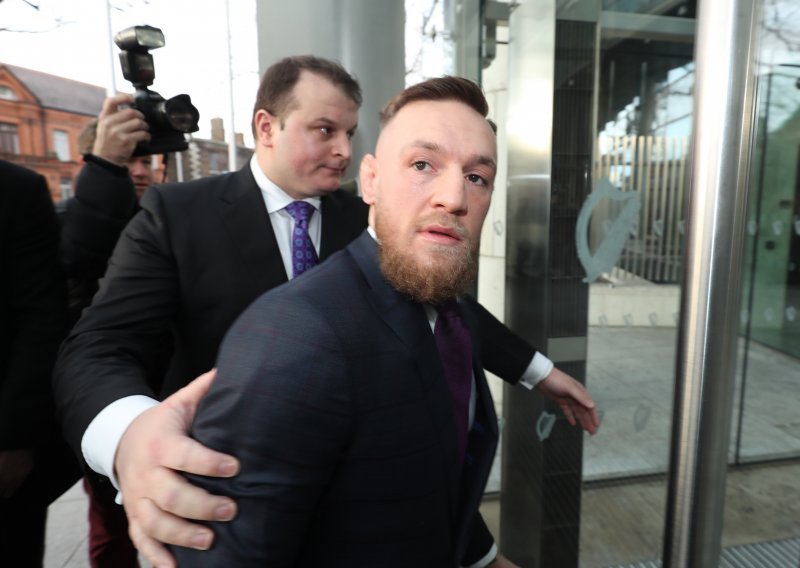 Conor McGregor priveden nakon što je obožavatelju razbio i odnio mobitel
