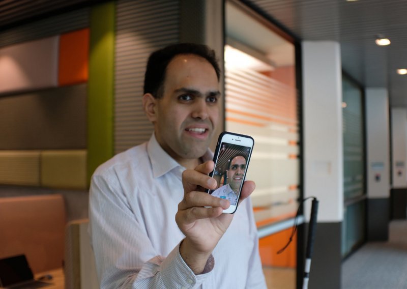 Microsoftova umjetna inteligencija slijepima pomaže 'vidjeti' fotografije
