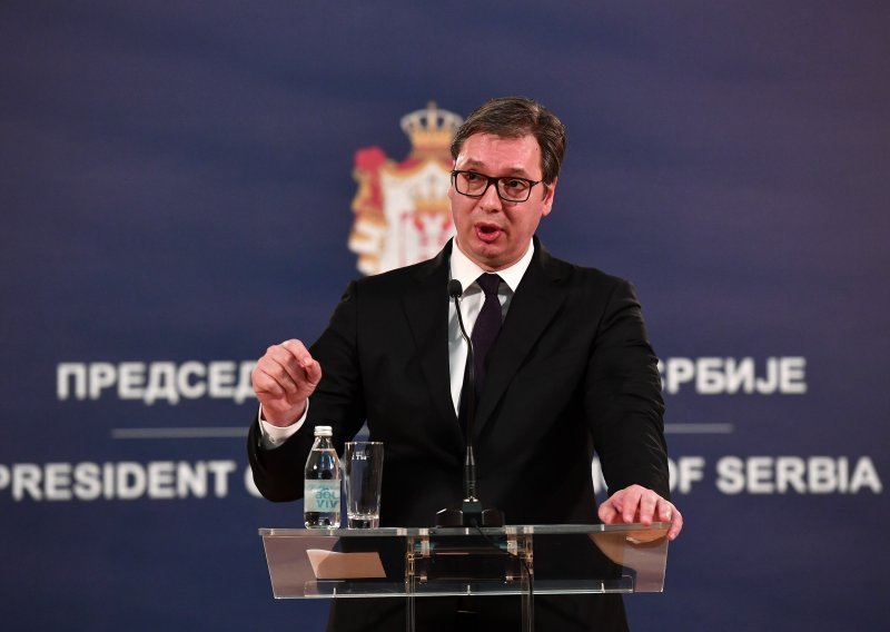 Vučić vođama oporbe: Dosta je šale; vlast se osvaja na izborima