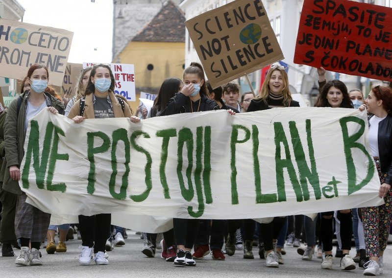 Hrvatski učenici Saboru i Vladi uputili osam 'Klimatskih zahtjeva'