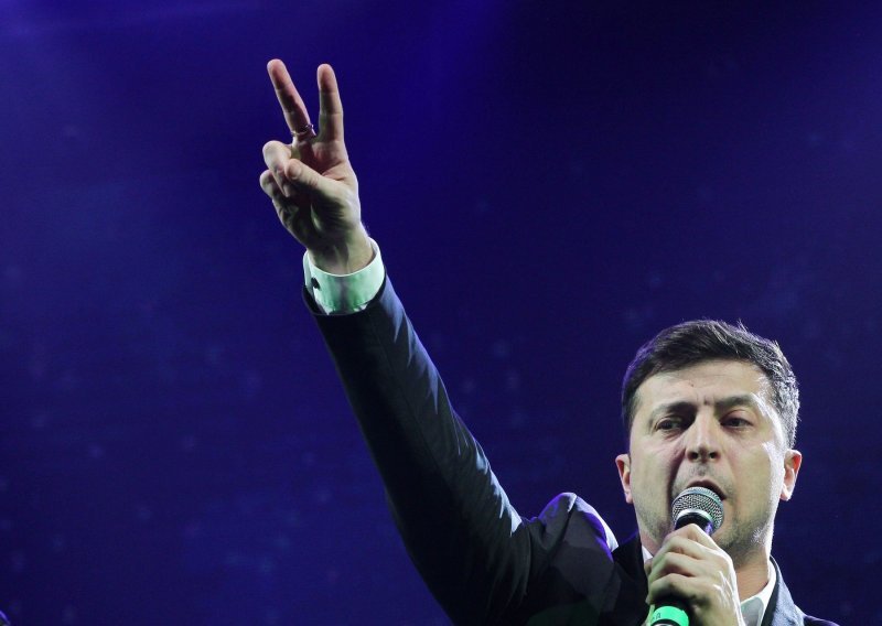 Ukrajinci biraju predsjednika, favorit komičar Zelenskij