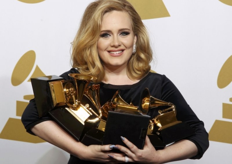 Pjevačica Adele rodila sina