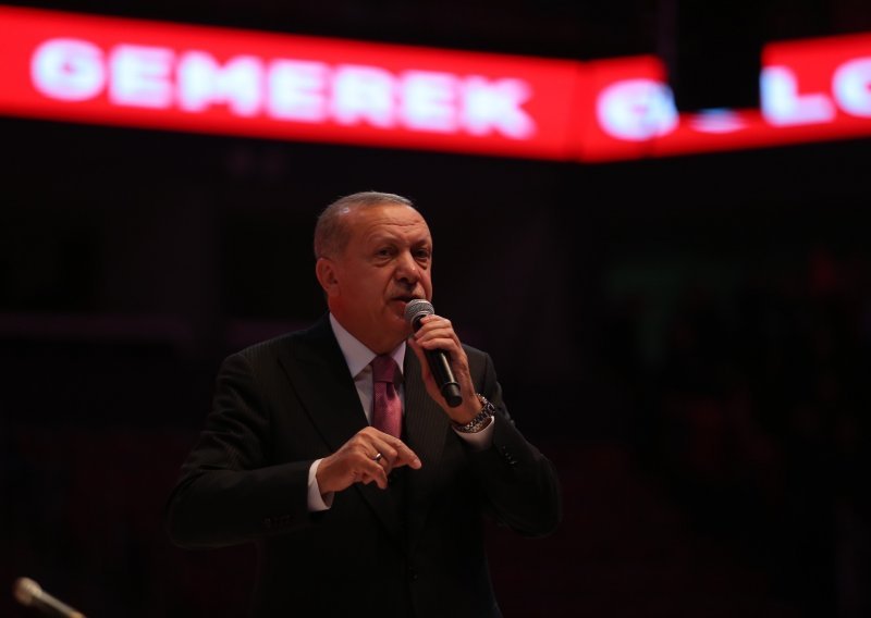 Erdogan optužuje Europu i SAD za uplitanje u unutarnje stvari Turske