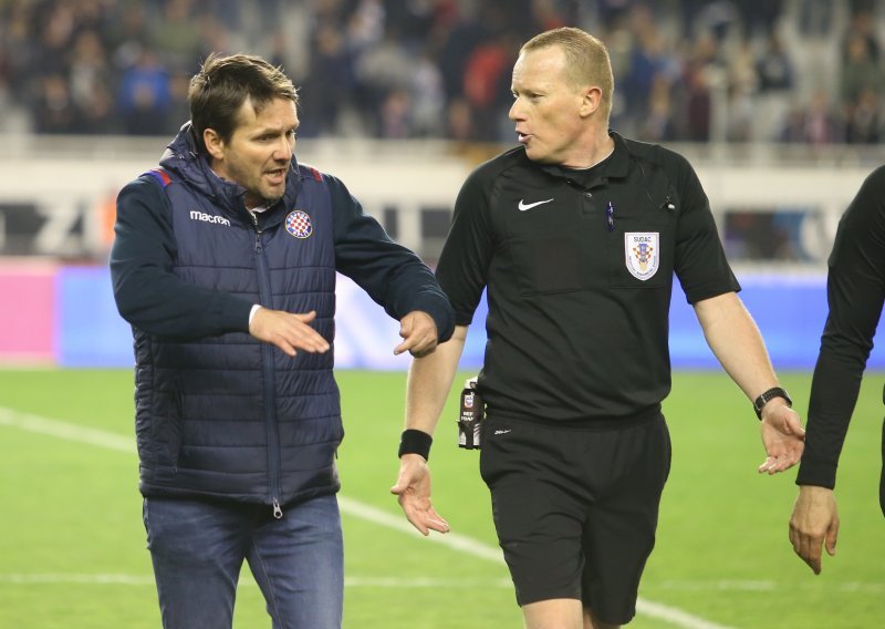 Trener Hajduka Siniša Oreščanin otkrio o čemu je tako žustro na kraju utakmice raspravljao sa sucem Batinićem