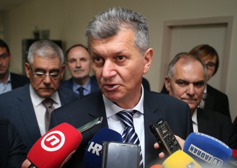 Kujundžić odgovara Flegi: Ništa nije učinio na otvaranju dnevne bolnice na sjeveru Istre