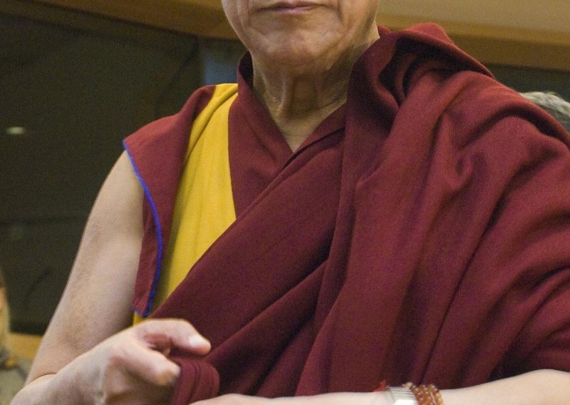 Dalaj-lama hospitaliziran zbog upale pluća