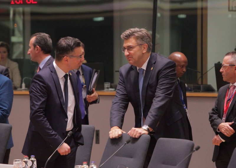 Slovenski premijer pred diplomatima: Hrvatska ustrajno odbija poštovati arbitražnu presudu