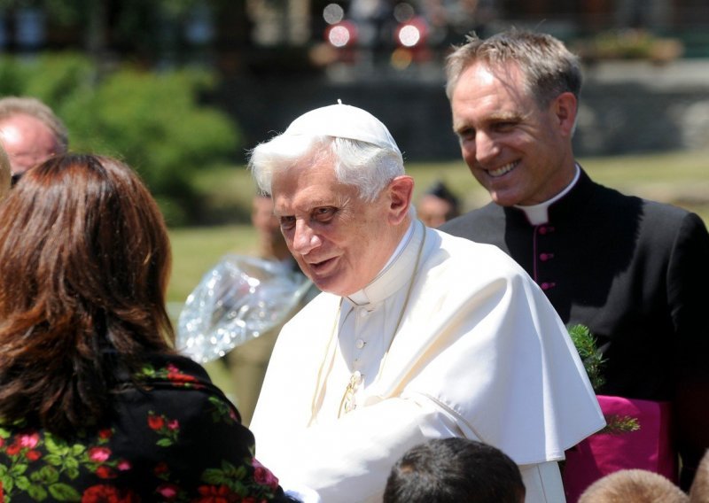 Nakon dugo vremena oglasio se Benedikt XVI. i uzburkao duhove: Otkrio je korijen pedofilije u Crkvi