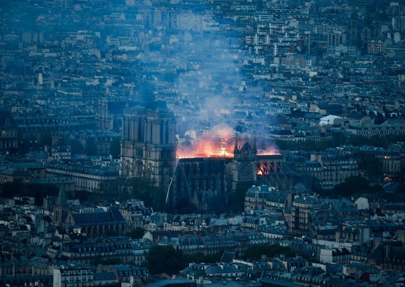 Prije pariške ljepotice Notre Dame mnoge građevine te kulturna blaga stradali su u požarima. Donosimo najpoznatije primjere