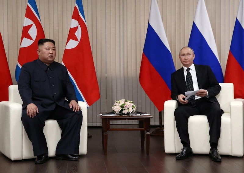 Prvi put u četiri oka: Putin i Kim imali su 'plodonosan i konstruktivan' razgovor