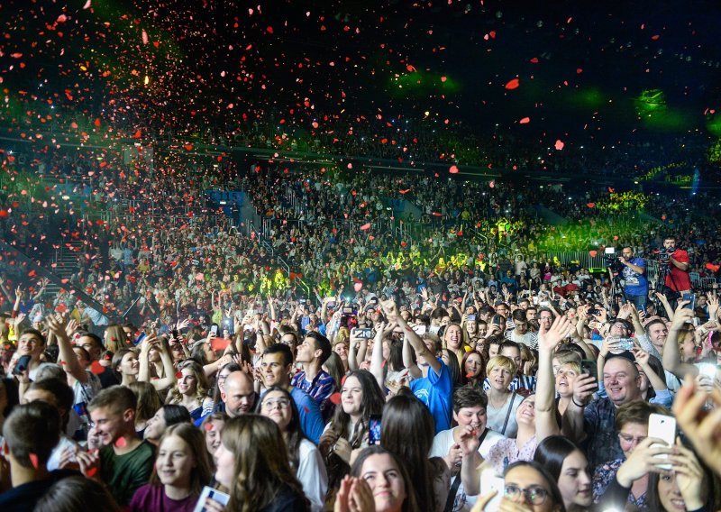 Nezapamćena gužva u zagrebačkoj Areni: Zaljubljenici u duhovnu glazbu uživali na spektakularnom koncertu