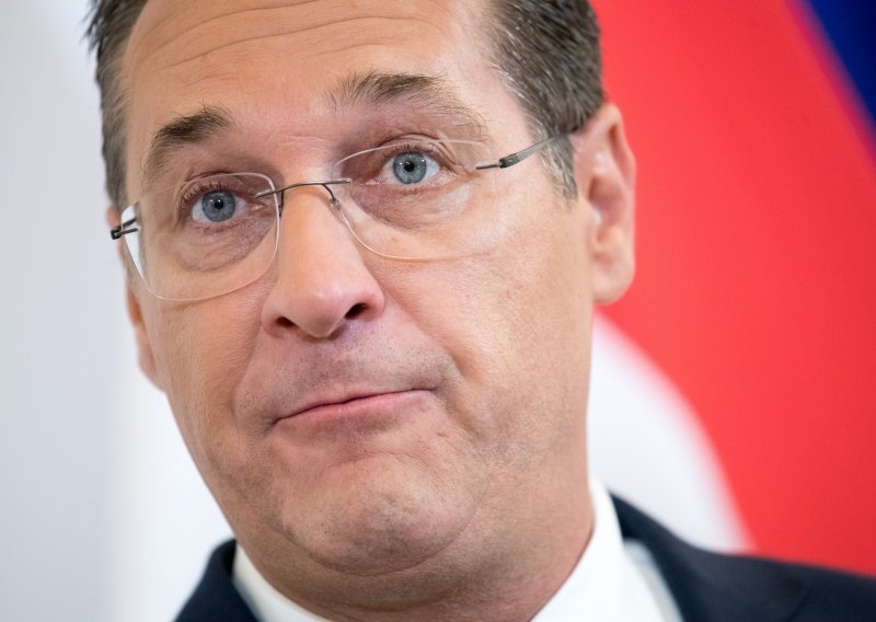 Austrijski vicekancelar i čelnik krajnje desnice Heinz-Christian Strache podnio ostavku